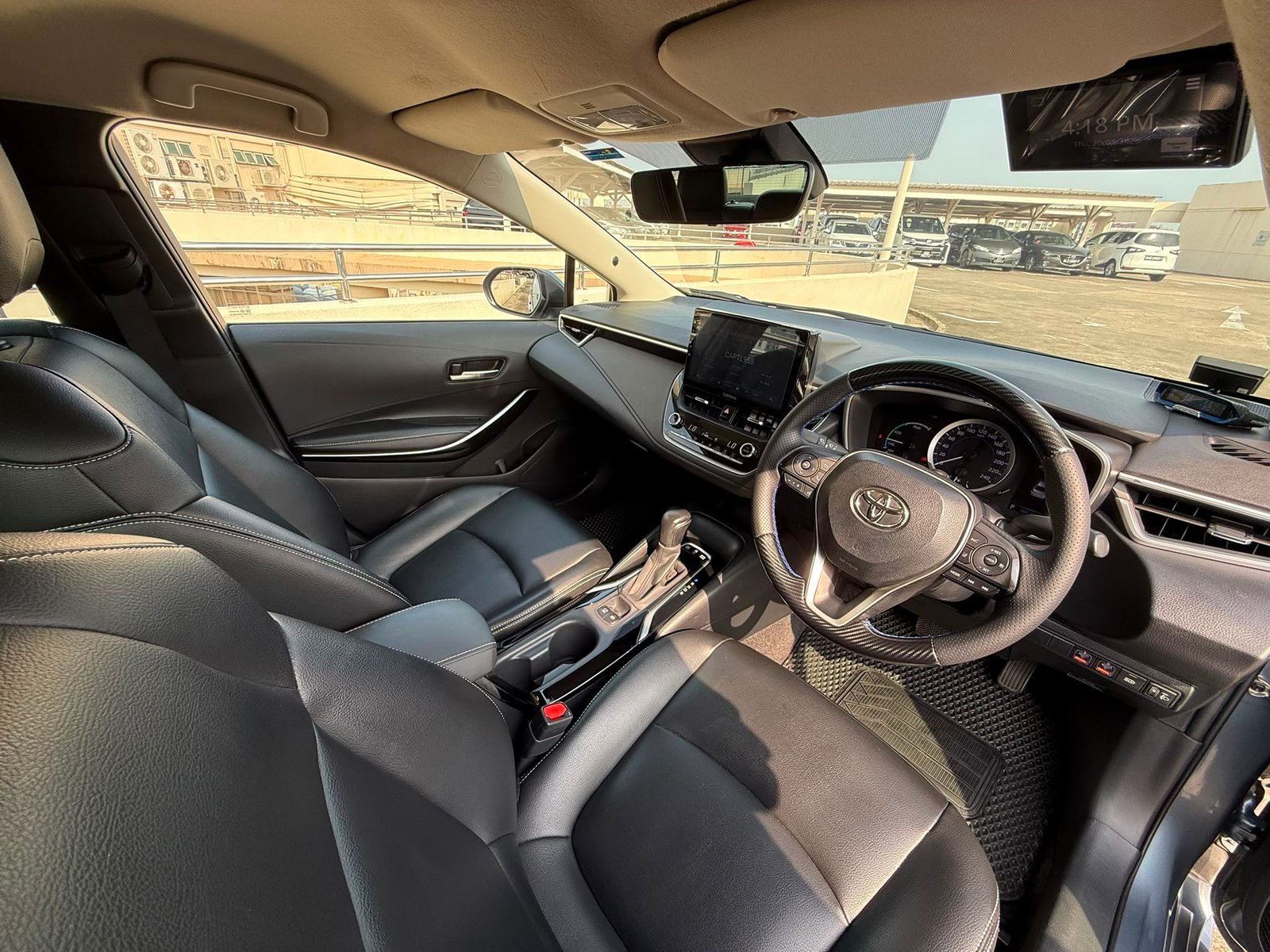 Toyota Corolla Altis Hybrid photo 7